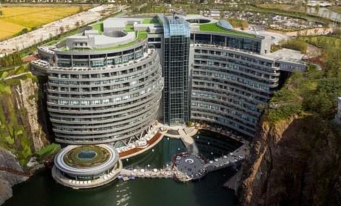  This place is the pits: China opens luxury hotel in quarry